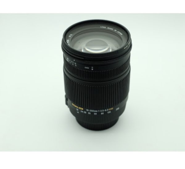 二手 sigma  18-250mm F3.5-5.6 DC OS HSM 天涯鏡。